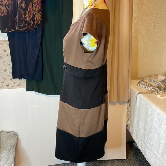 Liz Claiborne ~ Two Color Office Business Dress - Picture 5 of 10